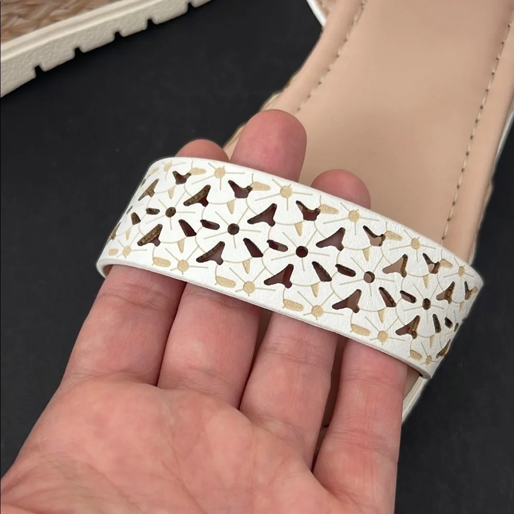 NWT Reaction Kenneth Cole Big Kids White Laser-Cut Slingback Platform Sandals 5